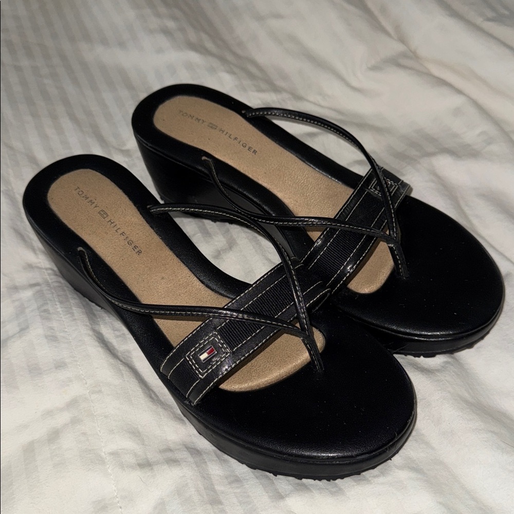 Tommy Hilfiger Martina Black Strappy Wedge Sandals Women’s Size 7